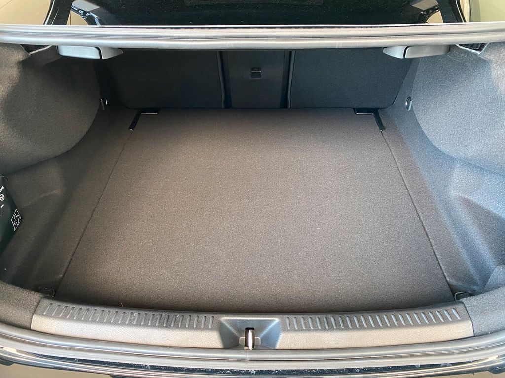 Mercedes-Benz A 180 2025
