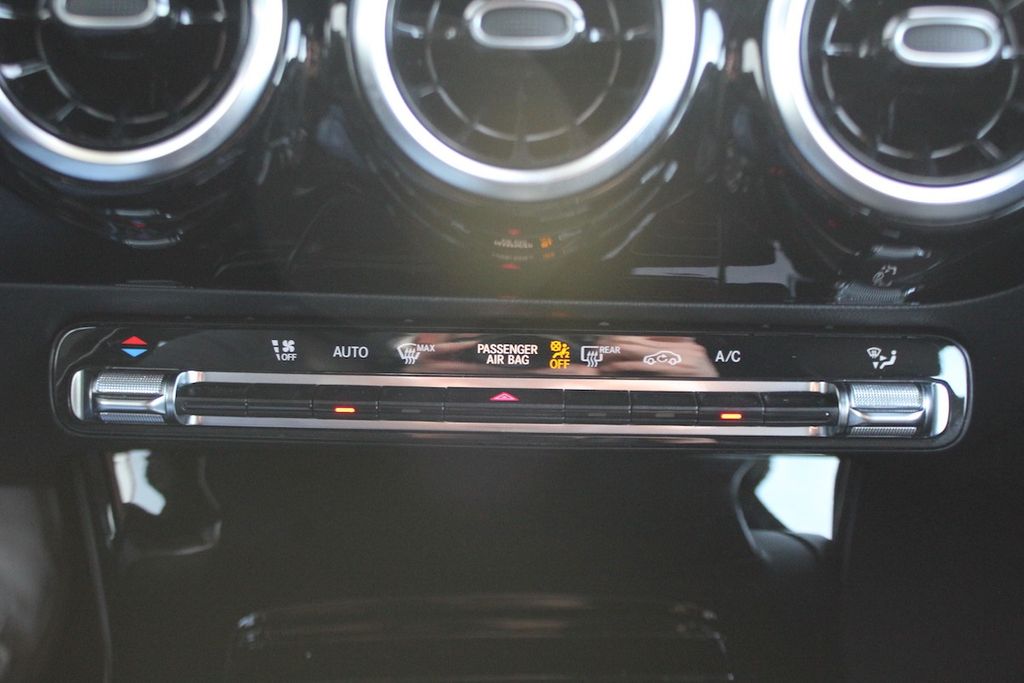 Mercedes-Benz A 180 2024