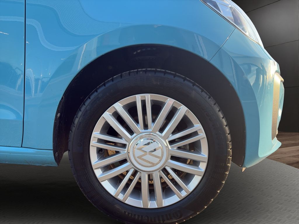 Volkswagen up! 2024