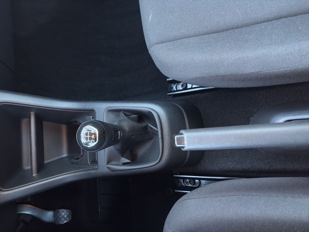 Volkswagen up! 2024
