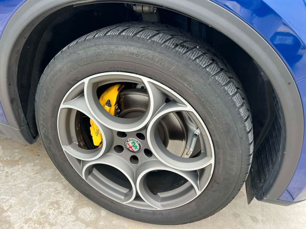 Alfa Romeo Stelvio 2021