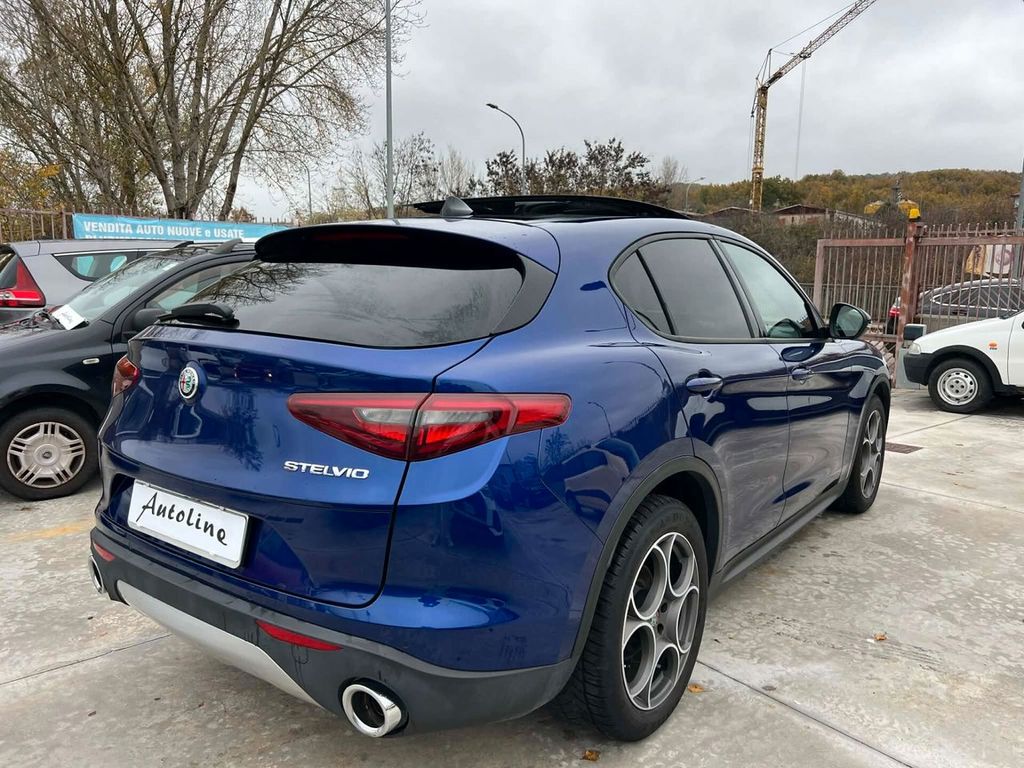 Alfa Romeo Stelvio 2021