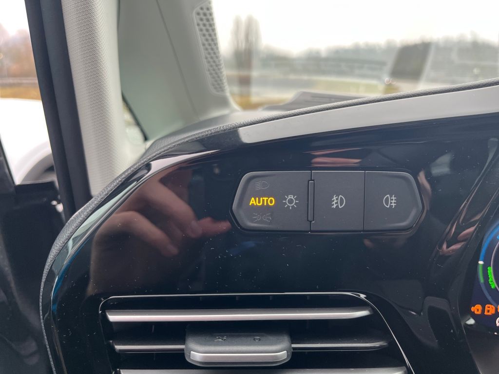 Ford Grand Tourneo 2025