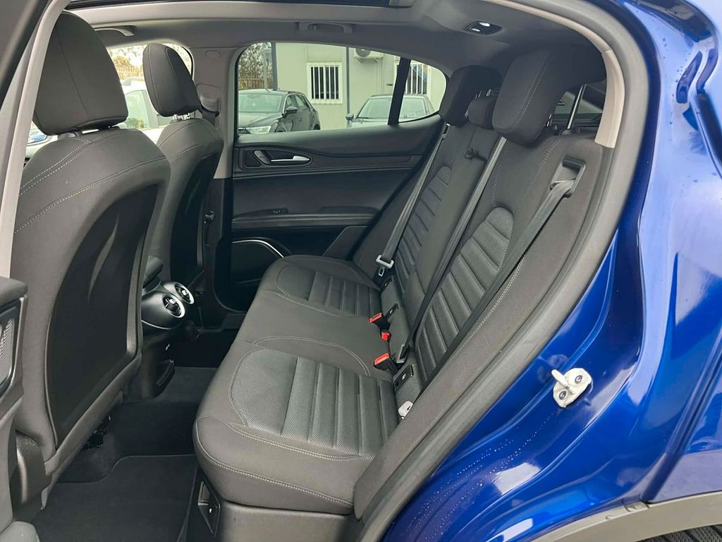 Alfa Romeo Stelvio 2021