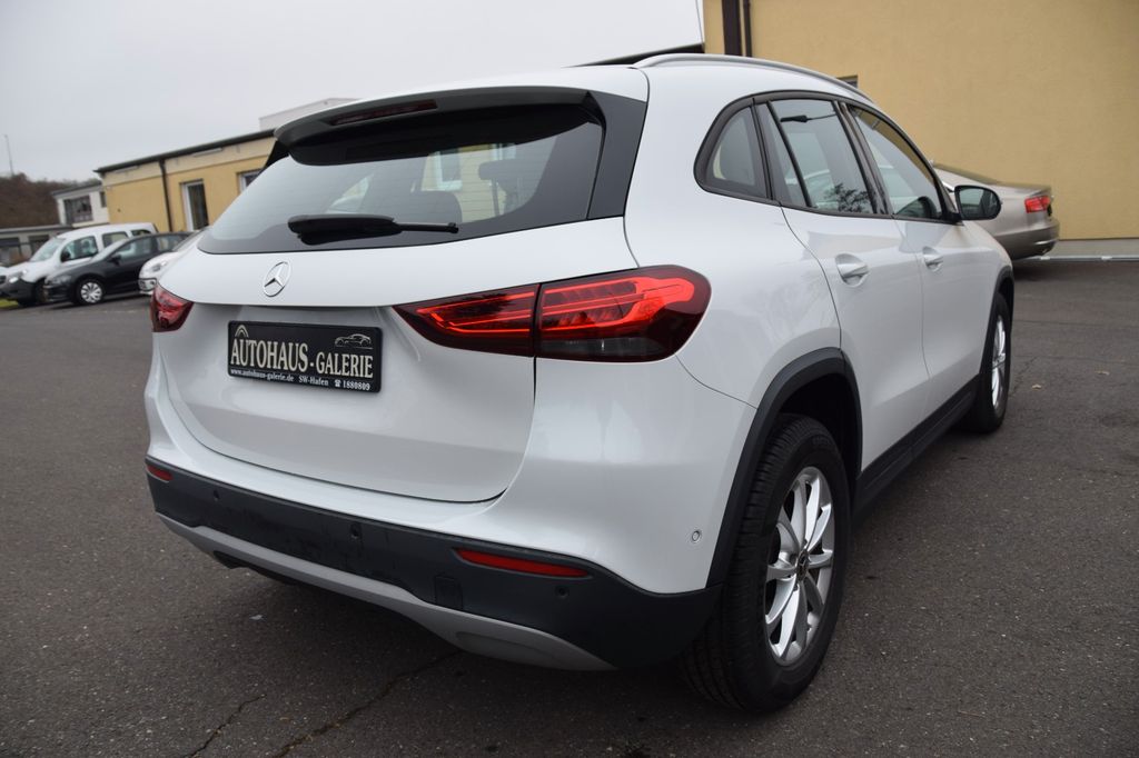 Mercedes-Benz GLA 200 2022