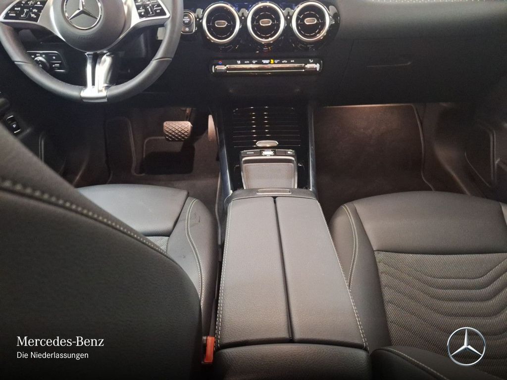 Mercedes-Benz GLA 180 2024