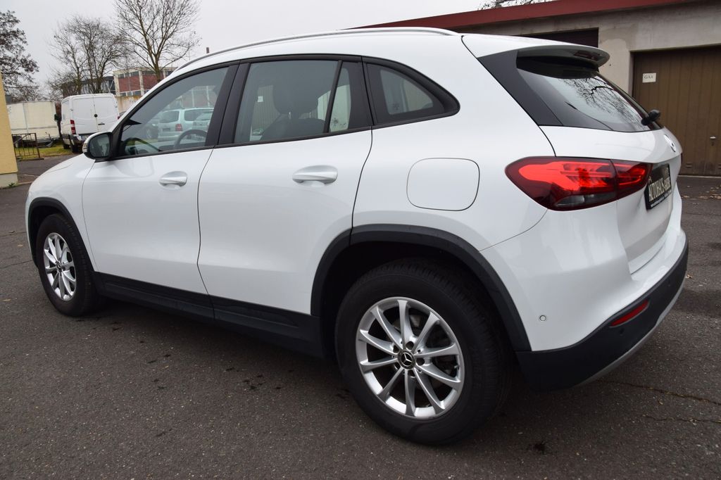 Mercedes-Benz GLA 200 2022