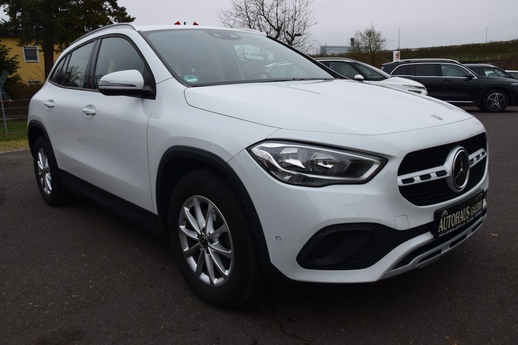 Mercedes-Benz GLA 200 2022