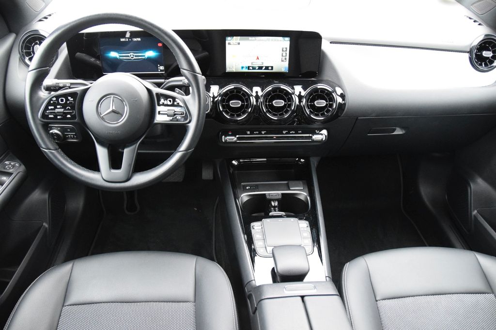Mercedes-Benz GLA 200 2022