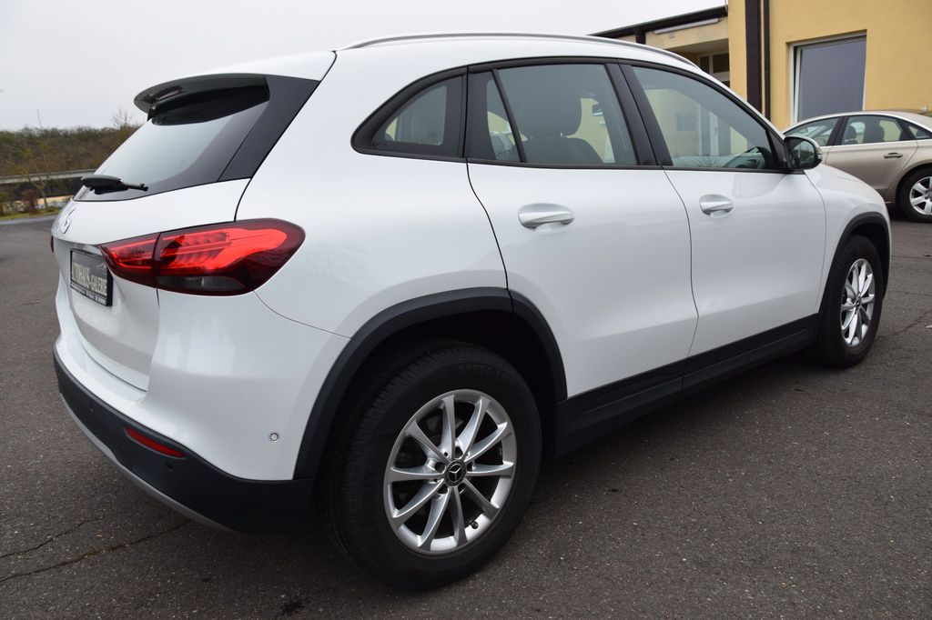 Mercedes-Benz GLA 200 2022