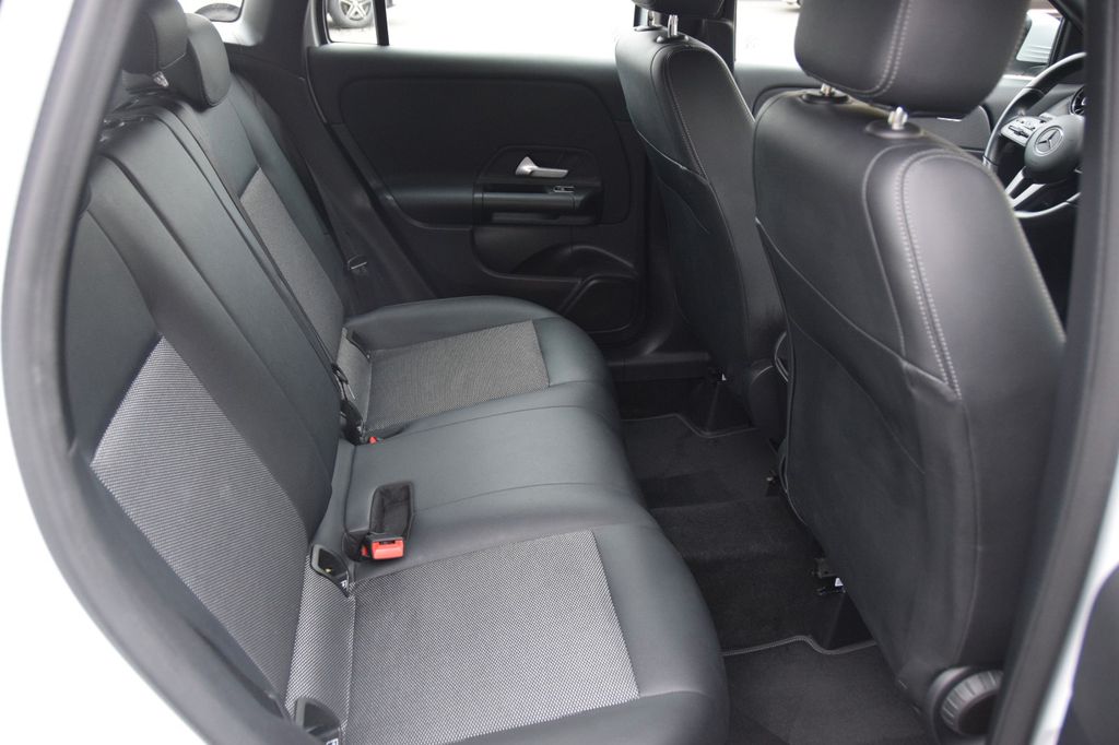 Mercedes-Benz GLA 200 2022