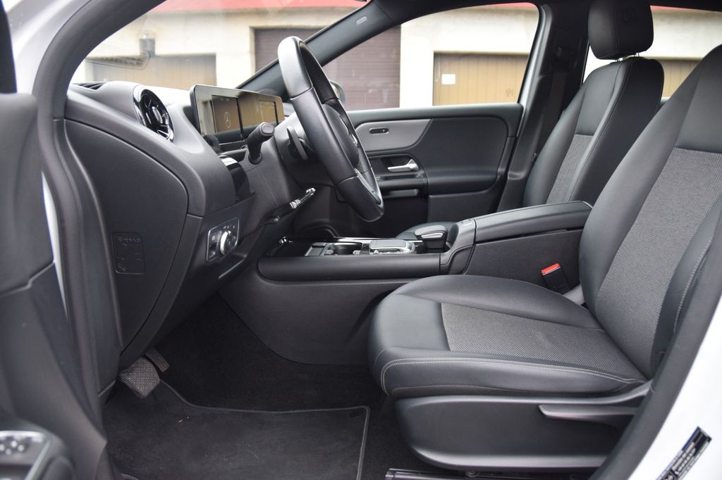 Mercedes-Benz GLA 200 2022