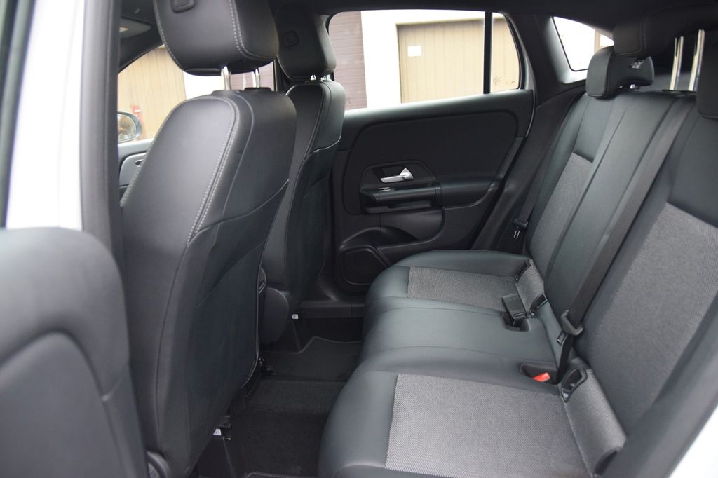 Mercedes-Benz GLA 200 2022