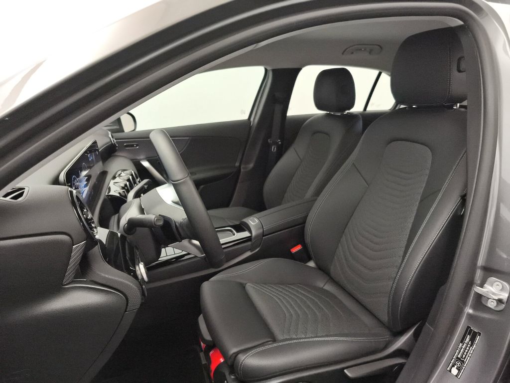 Mercedes-Benz A 200 2025