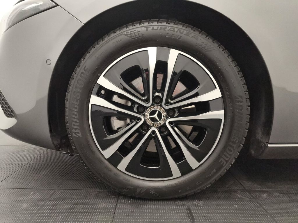 Mercedes-Benz A 200 2025