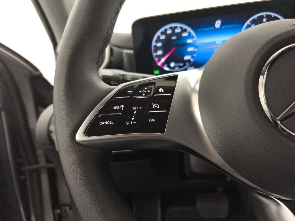 Mercedes-Benz A 200 2025