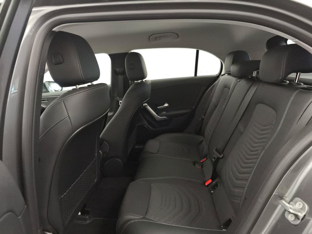 Mercedes-Benz A 200 2025