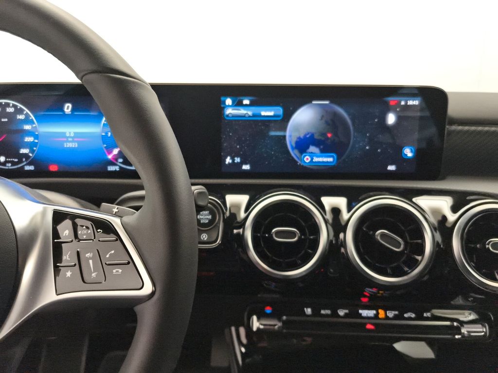 Mercedes-Benz A 200 2025