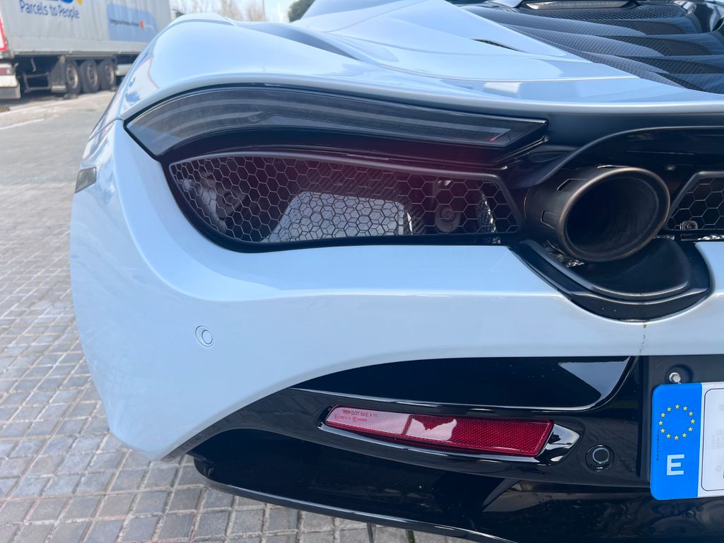 McLaren 720S 2023