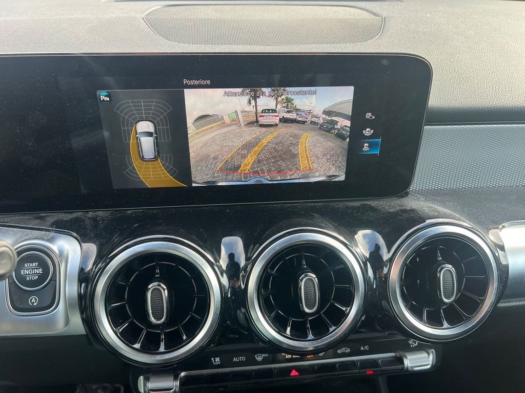 Mercedes-Benz GLB 200 2021