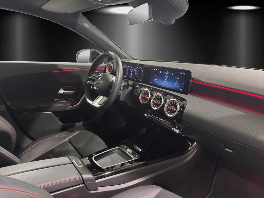 Mercedes-Benz A 180 2024