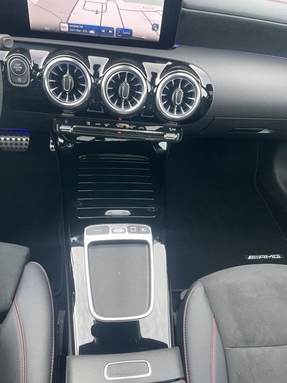 Mercedes-Benz CLA 180 2024