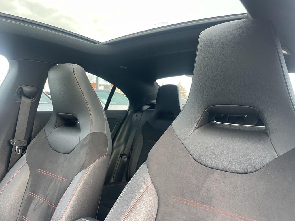 Mercedes-Benz CLA 180 2024