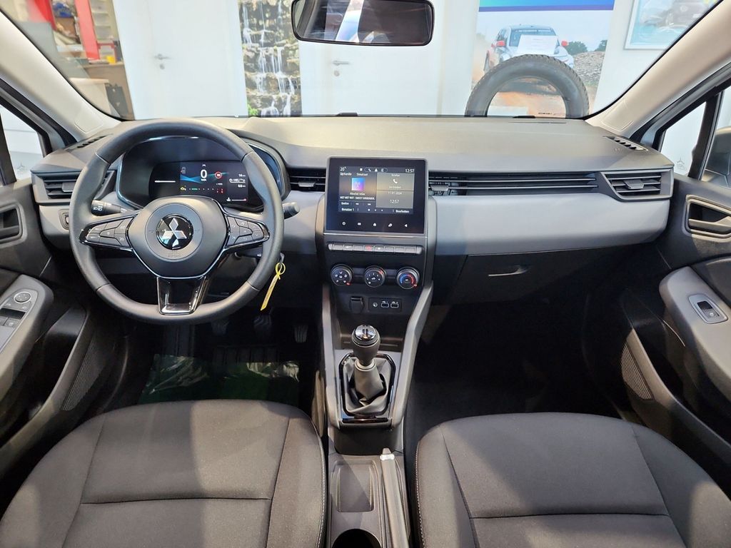 Mitsubishi Colt 2025