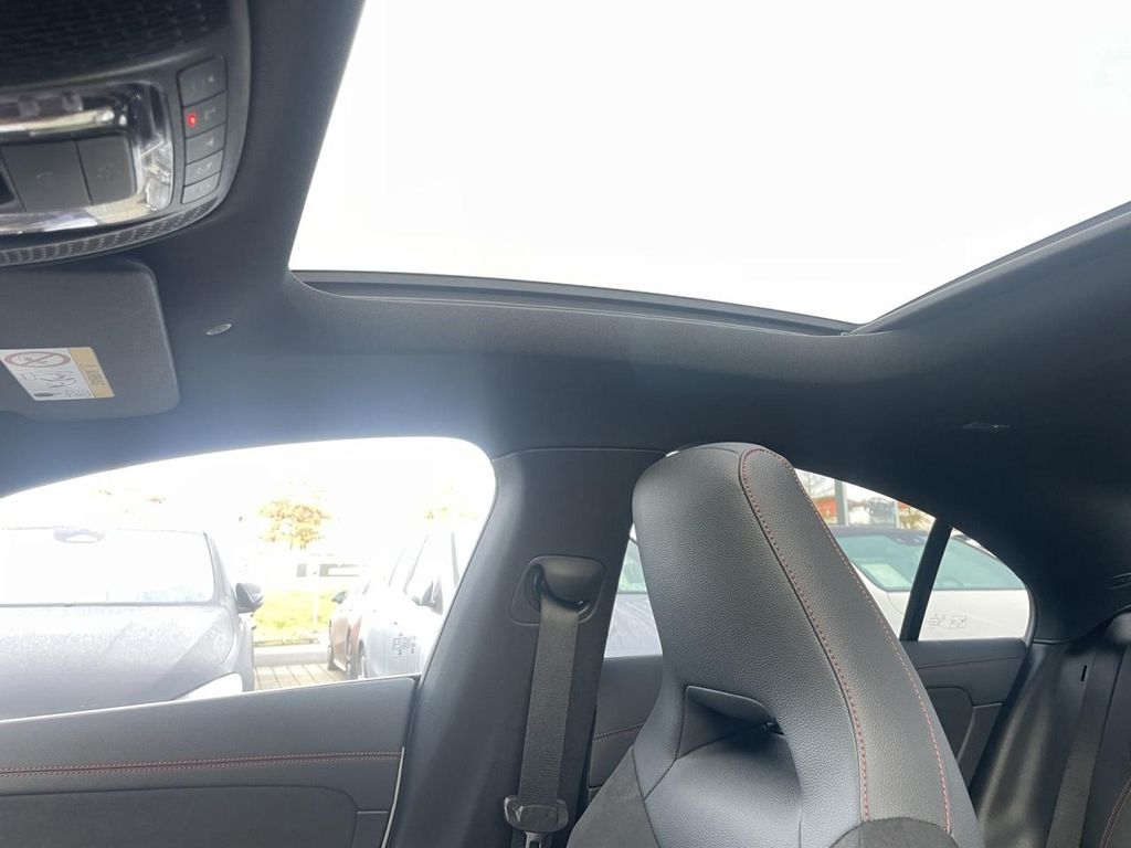 Mercedes-Benz CLA 180 2024