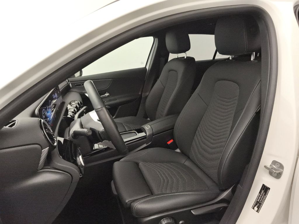 Mercedes-Benz A 180 2024