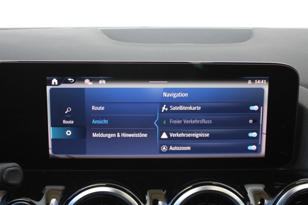 Mercedes-Benz B 180 2024