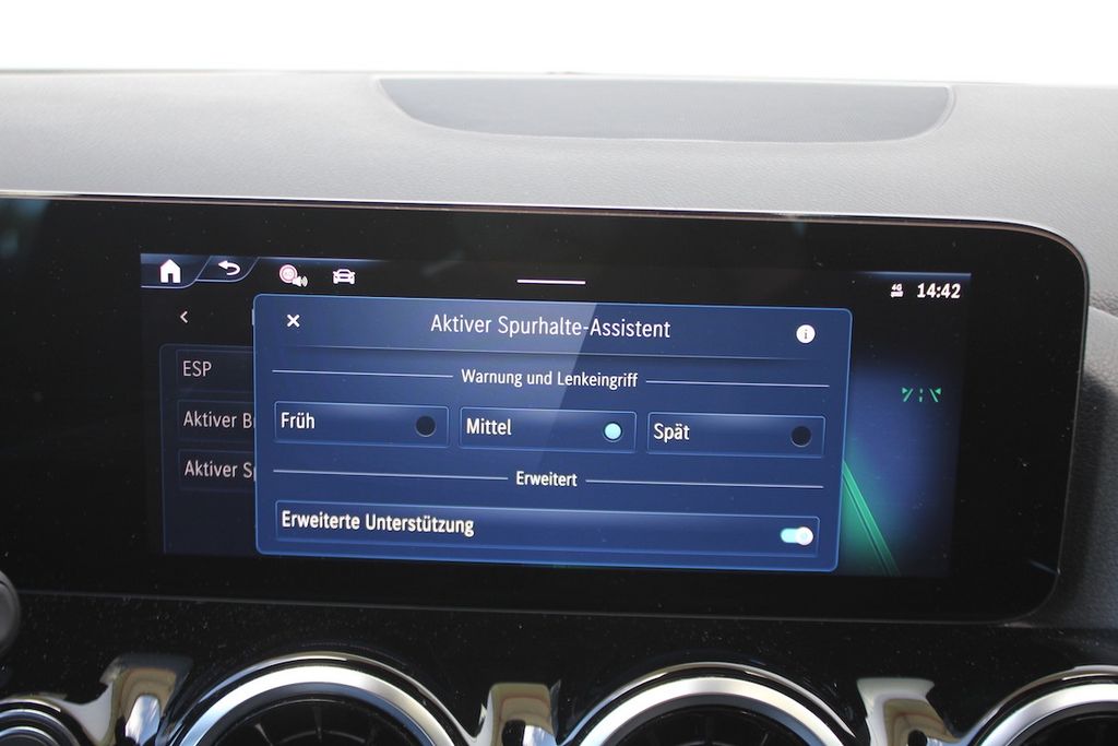 Mercedes-Benz B 180 2024