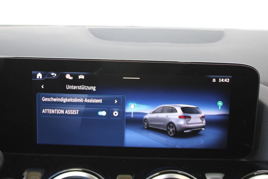 Mercedes-Benz B 180 2024