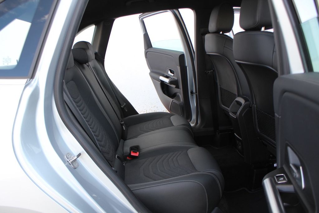 Mercedes-Benz B 180 2024