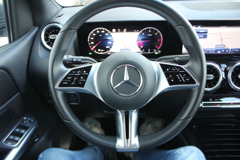 Mercedes-Benz B 180 2024