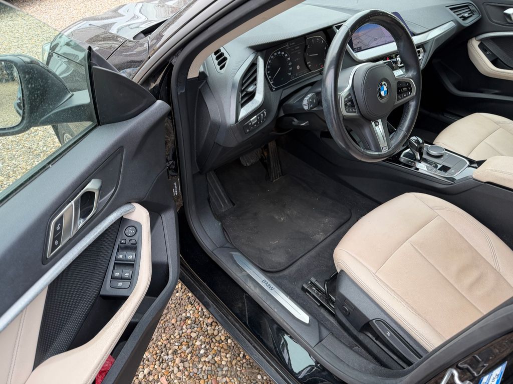 BMW 218 2021