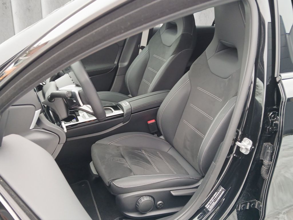 Mercedes-Benz A 200 2025