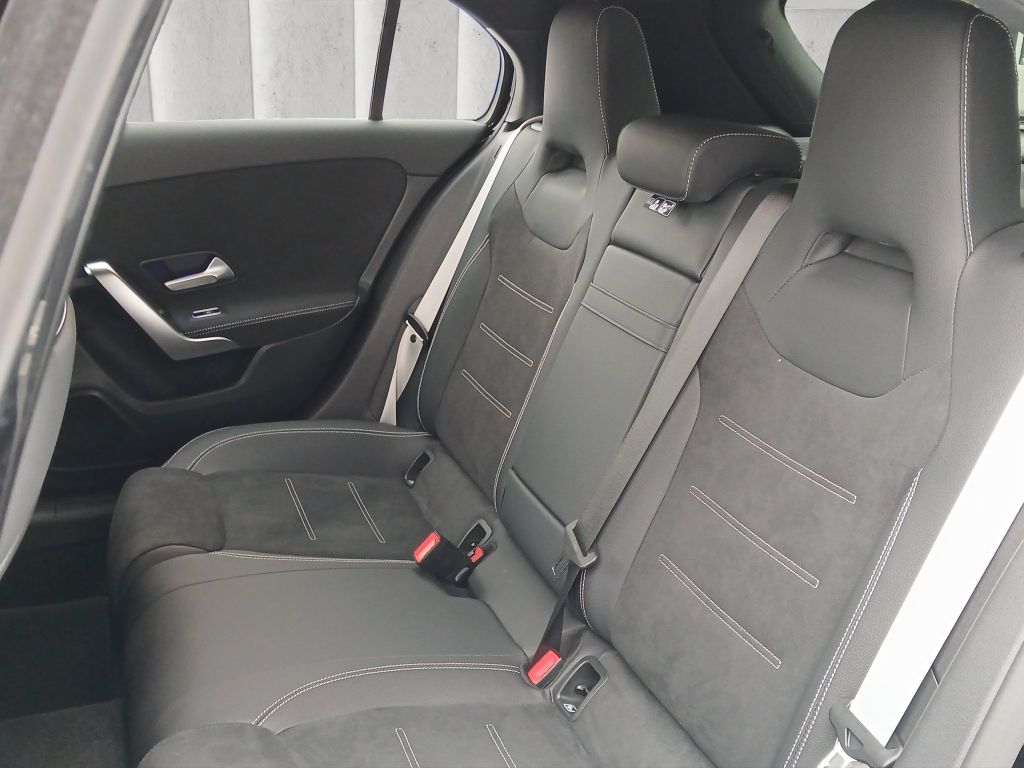 Mercedes-Benz A 200 2025