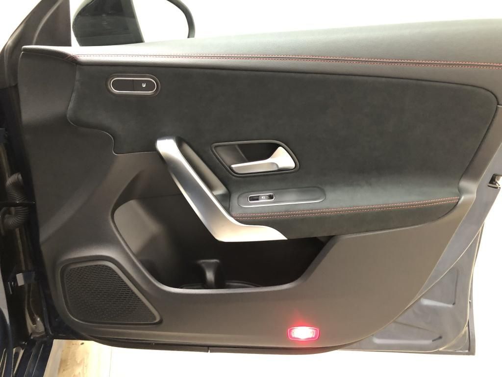 Mercedes-Benz CLA 200 2023
