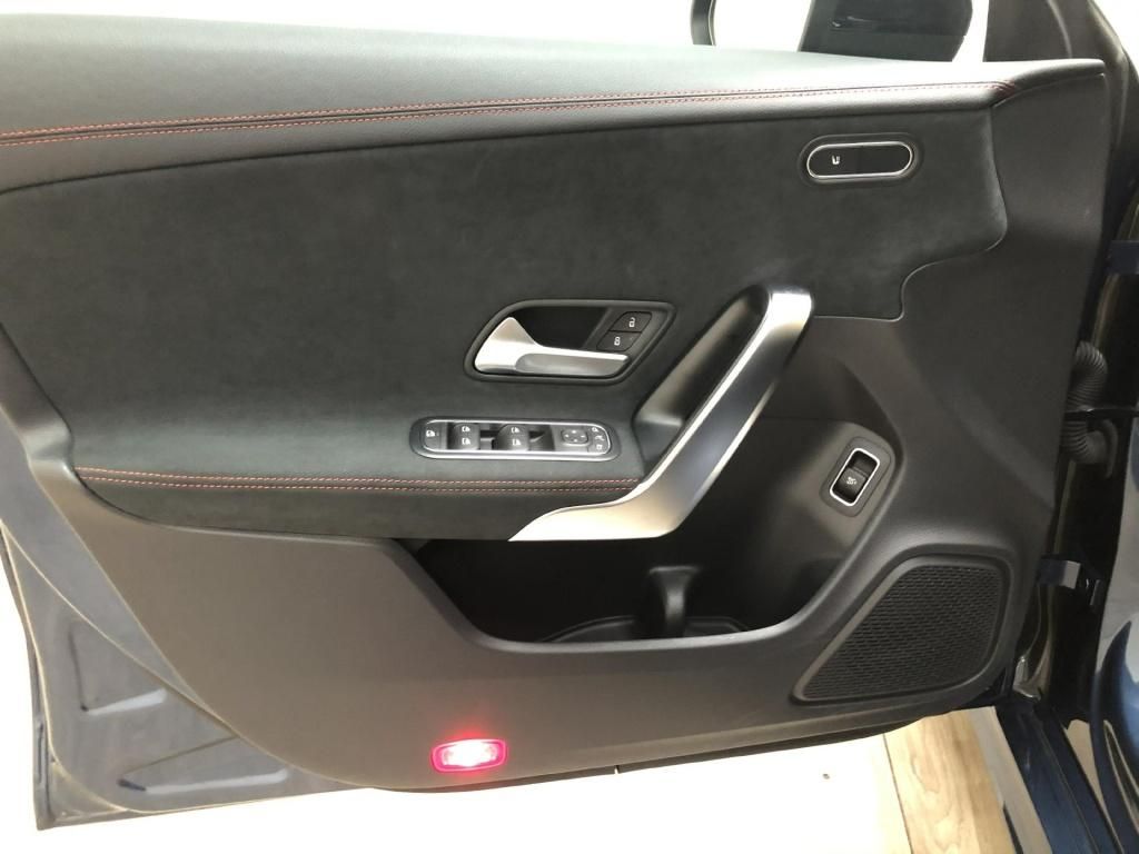 Mercedes-Benz CLA 200 2023