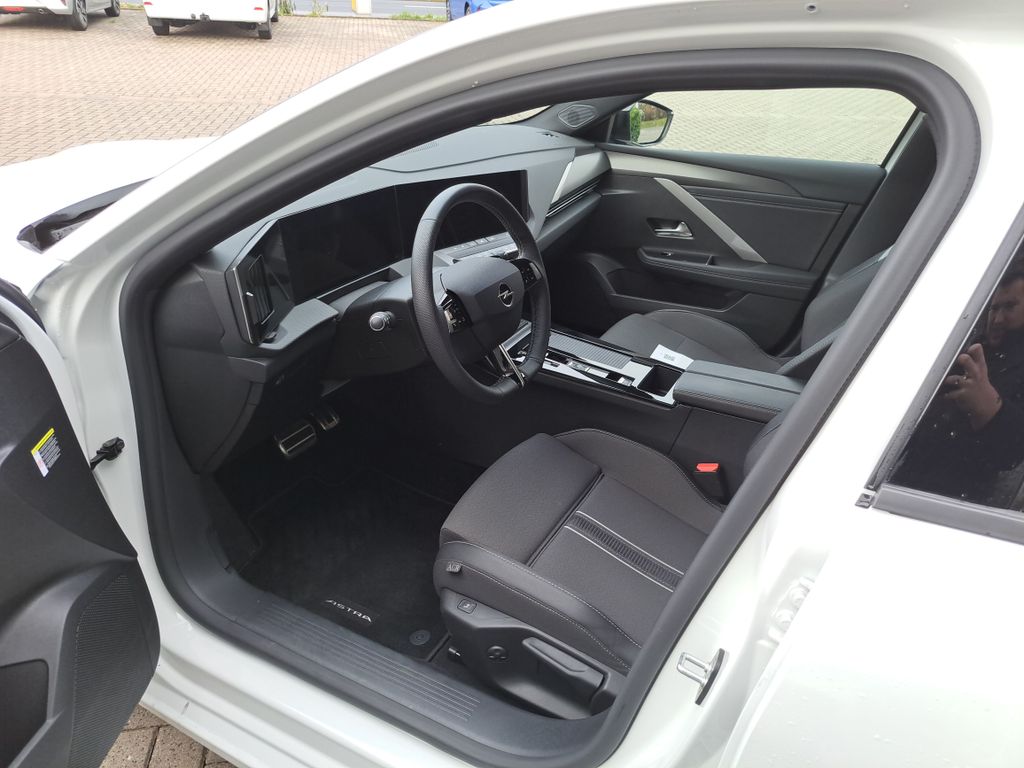 Opel Astra 2024