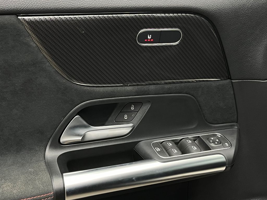 Mercedes-Benz GLA 180 2023