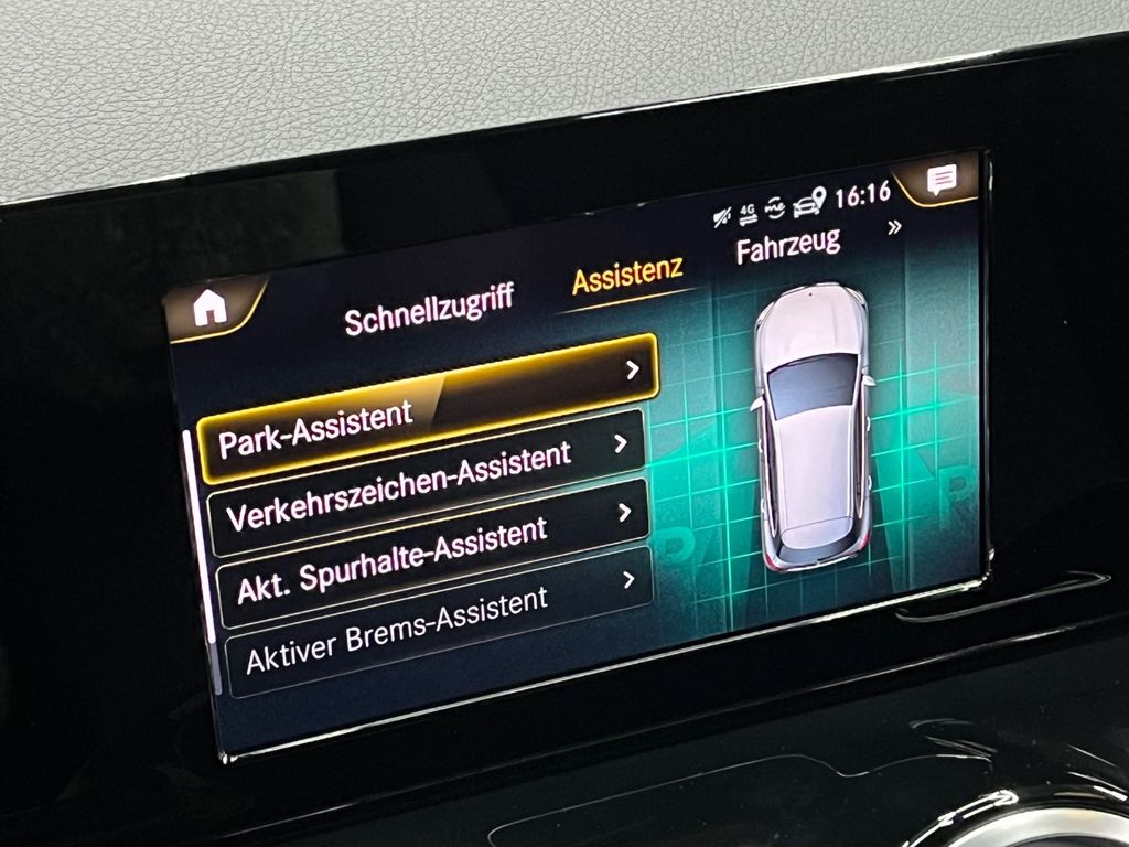 Mercedes-Benz GLA 180 2023