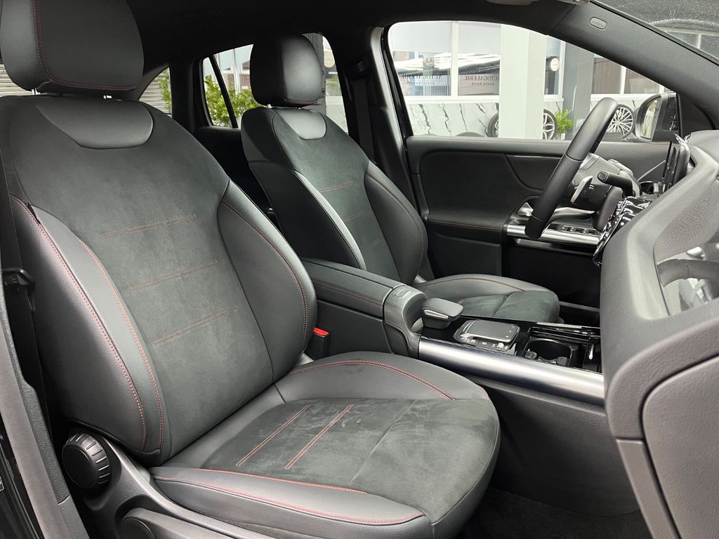 Mercedes-Benz GLA 180 2023
