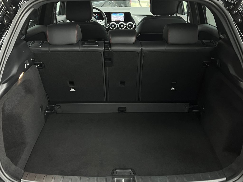 Mercedes-Benz GLA 180 2023