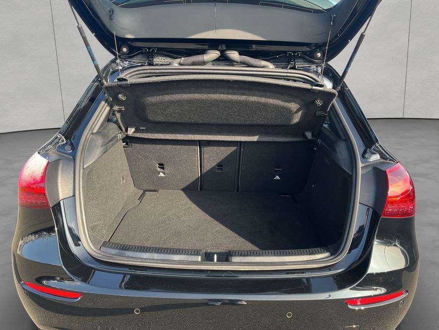 Mercedes-Benz A 180 2025