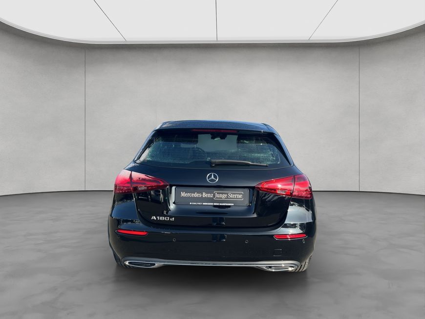 Mercedes-Benz A 180 2025
