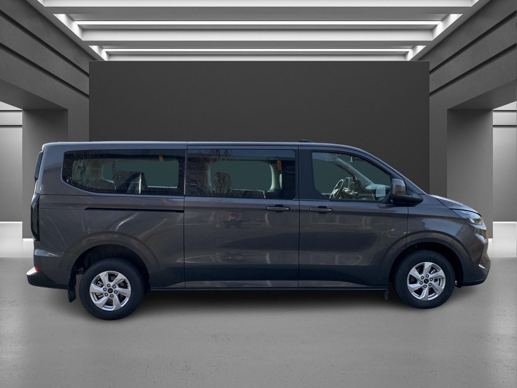 Ford Tourneo Custom 2025