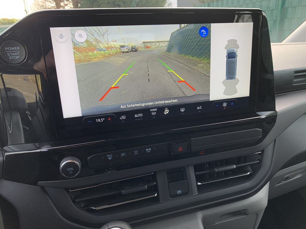 Ford Tourneo Custom 2025