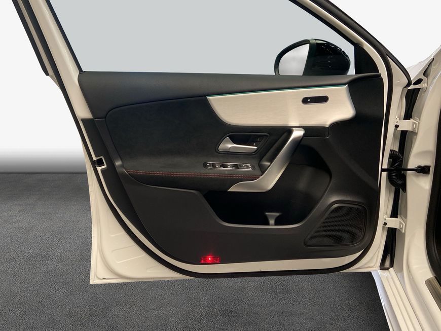 Mercedes-Benz A 200 2025